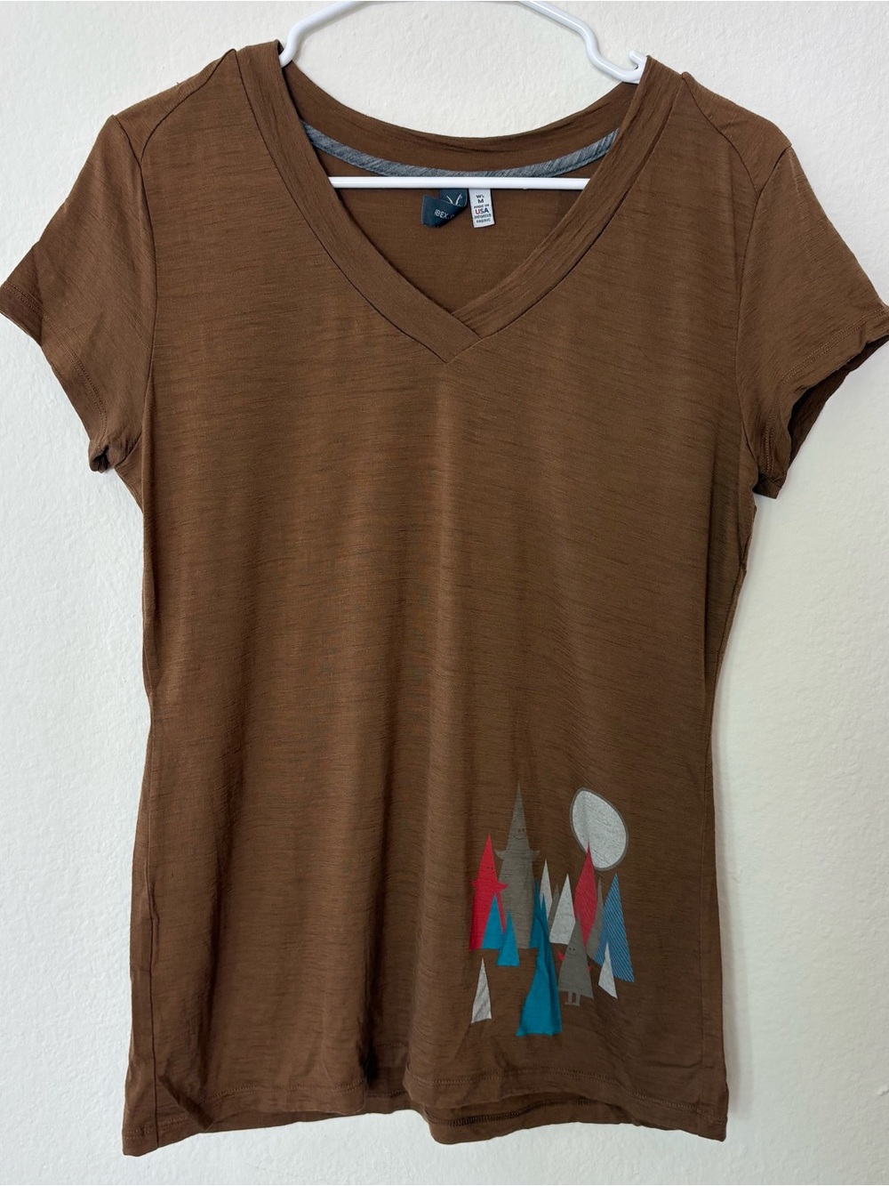 Ibex Merino Wool Short Sleeve V-Neck Top Medium Brown Tree Graphic